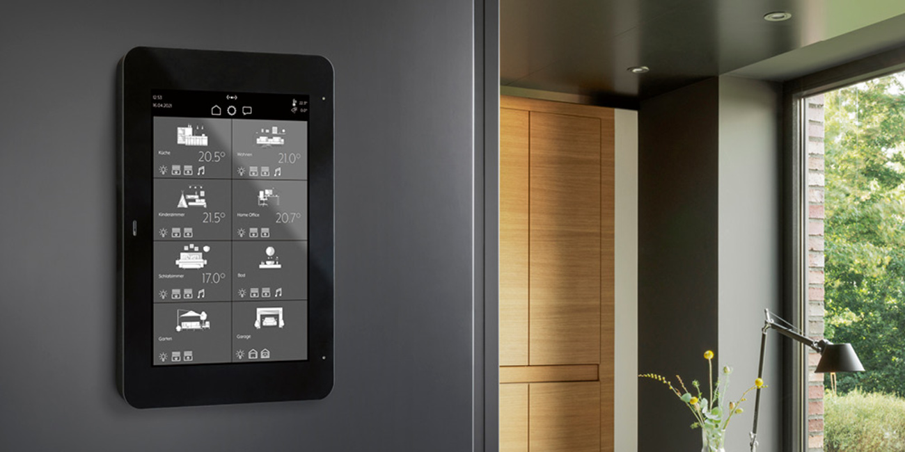 JUNG Smart Panel 8 bei SY Electric GmbH in Niederdorf