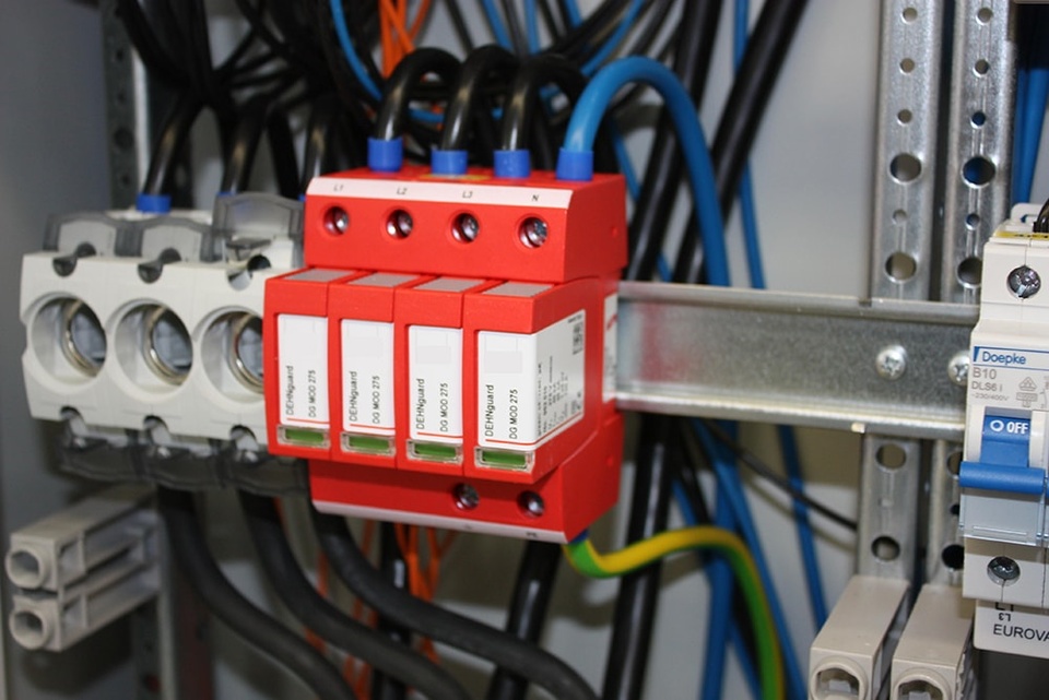 U berspannungsschutz bei SY Electric GmbH in Niederdorf